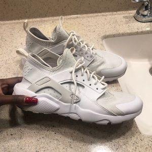 NIKE AIR HUARACHE RUN CASUAL SHOES